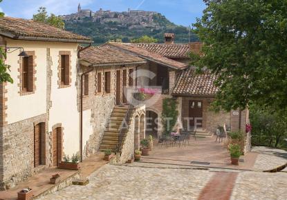 Hôtel pour 2 500 000 Euro à Todi, Italie