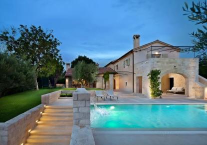 Villa for 1 470 000 euro in Croatia