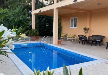 Hotel para 663 000 euro en Radovici, Montenegro