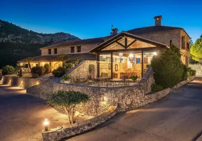 Proprietà commerciale per 2 500 000 euro a Barcellona, Spagna