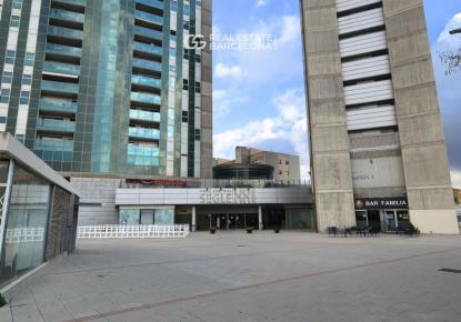 Negozio per 2 200 000 euro a Terrassa, Spagna