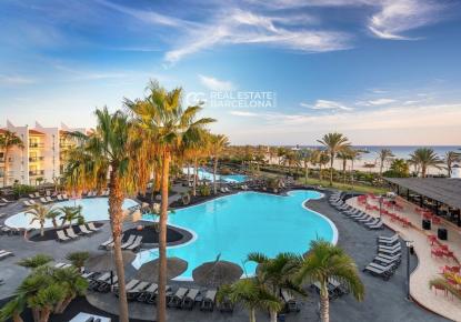 Casa di reddito per 100 000 000 euro su Ibiza, Spagna