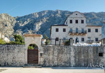 Villa para 950 000 euro en Dobrota, Montenegro