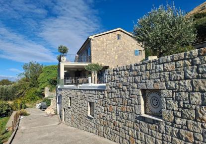 Casa para 590 000 euro en Rezevici, Montenegro