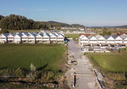 Grundstück für 7 650 000 euro in Vrhnika, Slowenien