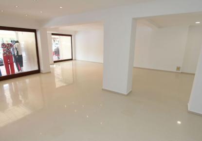 Proprietà commerciale per 215 000 euro a Heviz, Ungheria