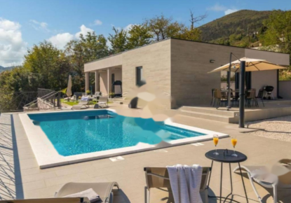 Casa per 950 000 euro a Opatija, Croazia