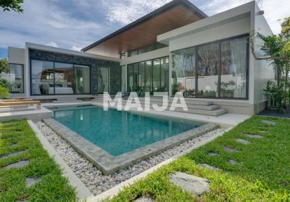 Villa for 643 079 euro on Phuket Island, Thailand