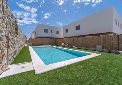 Chalet for 280 000 euro in Orihuela Costa, Spain