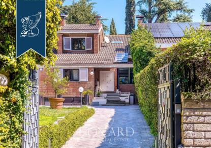 Villa pour 2 400 000 Euro à Rome, Italie