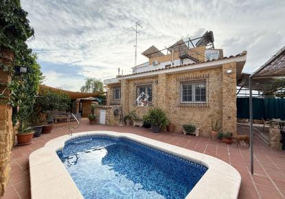 Villa per 889 980 euro a Los Balcones, Spagna