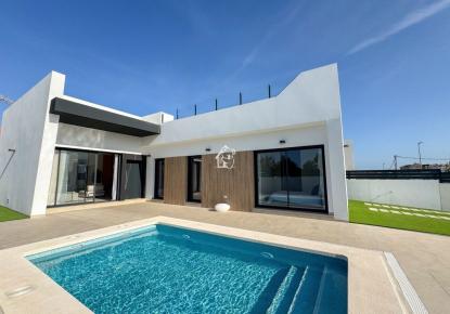 Villa per 429 900 euro a San Miguel de Salinas, Spagna
