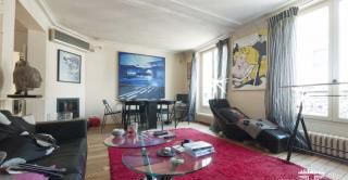 Flat for 445 000 euro in Paris, France