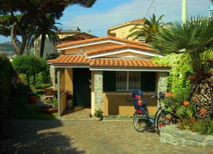 Villa para 900 000 euro en San Remo, Italia