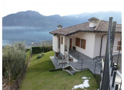 Villa für 1 000 000 euro in Comer See, Italien