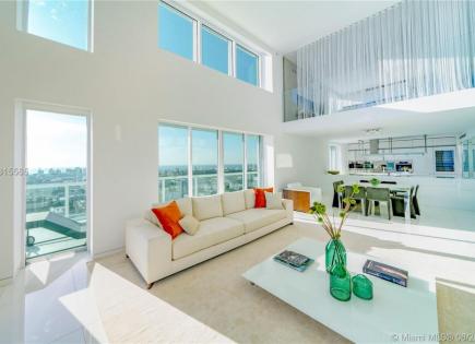 Penthouse for 4 707 748 euro in Miami, USA