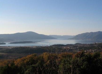 Grundstück für 1 200 000 euro in Tivat, Montenegro