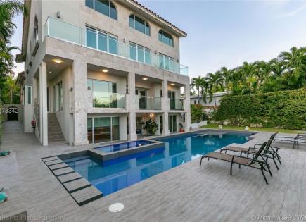 House for 3 671 007 euro in Miami, USA