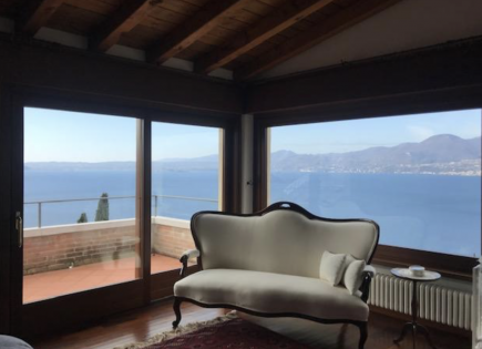 Villa para 1 100 000 euro por Lago de Garda, Italia