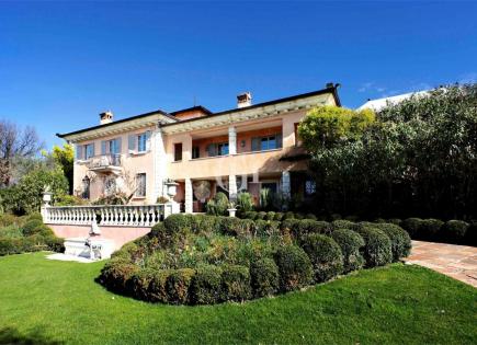 Mansion for 6 500 000 euro on Lake Garda, Italy