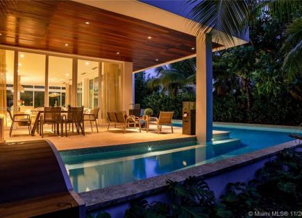 Villa for 2 778 737 euro in Miami, USA