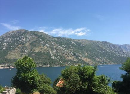 Grundstück für 590 000 euro in Stoliw, Montenegro