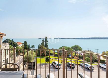 Apartamento para 480 000 euro por Lago de Garda, Italia