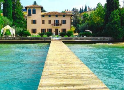 Villa para 9 000 000 euro por Lago de Garda, Italia