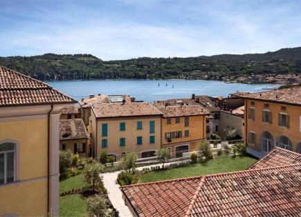 Maison urbaine pour 853 000 Euro par le Lac de Garde, Italie