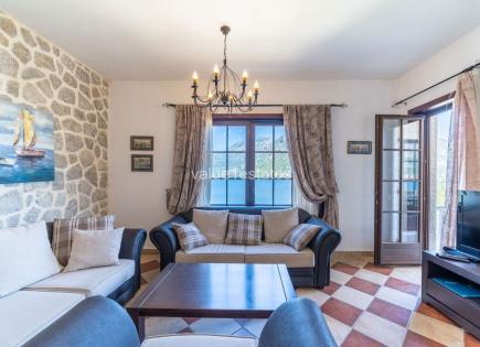 Villa para 815 000 euro en Kostanjica, Montenegro