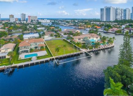 Land for 1 651 112 euro in Miami, USA