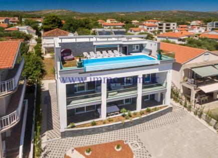 Villa para 990 000 euro en Rogoznica, Croacia