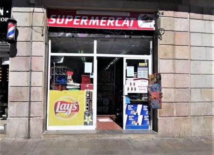 Shop for 135 000 euro in Barcelona, Spain