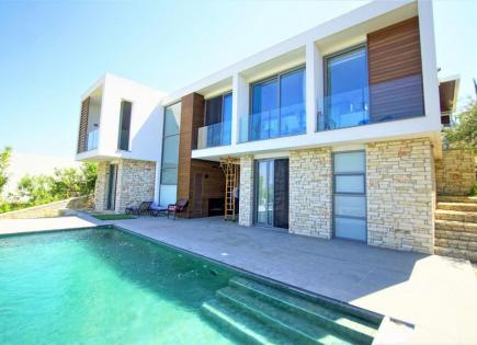 Villa for 2 400 000 euro in Paphos, Cyprus