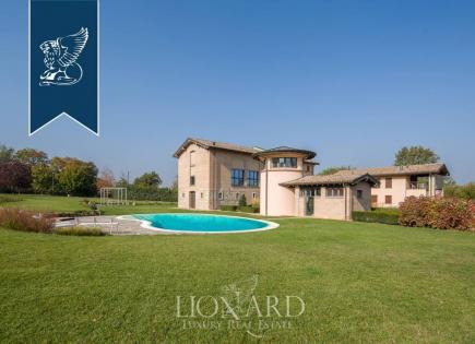 Villa in Reggio Emilia, Italy (price on request)