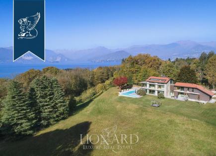 Villa for 5 950 000 euro in Laveno-Mombello, Italy