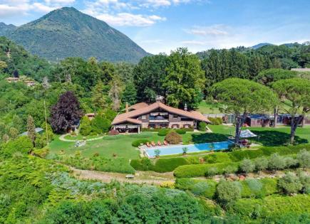 Villa para 7 500 000 euro en Laveno-Mombello, Italia