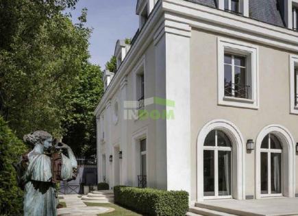 Manoir pour 15 200 000 Euro à Paris, France