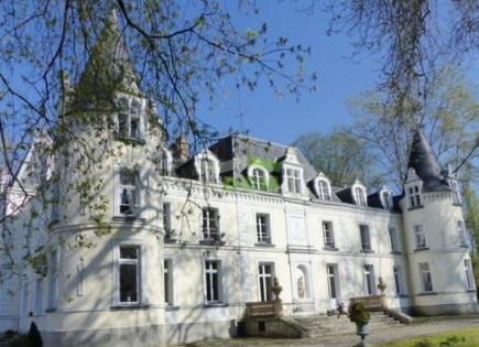 Castle for 2 910 000 euro in Paris, France