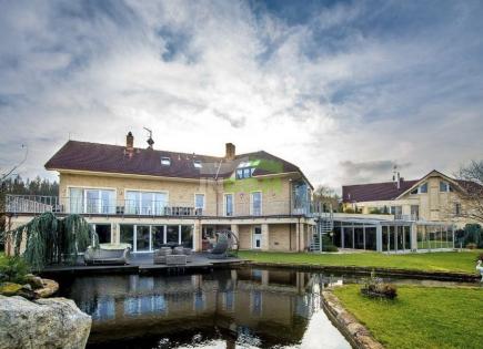 Villa for 2 500 000 euro in Prague, Czech Republic