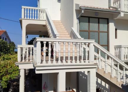 Casa para 185 000 euro en Dobra Voda, Montenegro