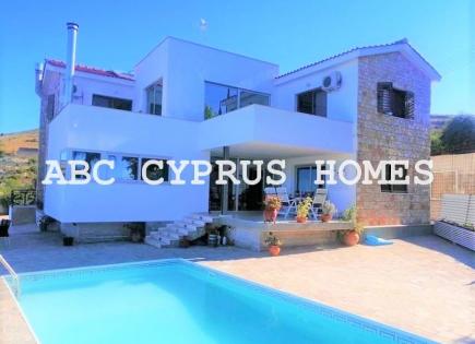 Villa for 550 000 euro in Konia, Cyprus