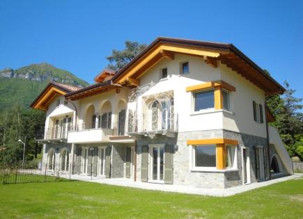 Flat for 350 000 euro in Menaggio, Italy