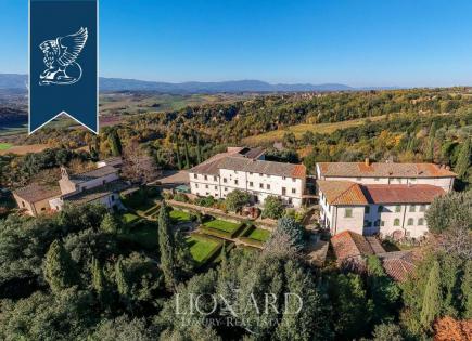 Farm in Arezzo, Italy (price on request)