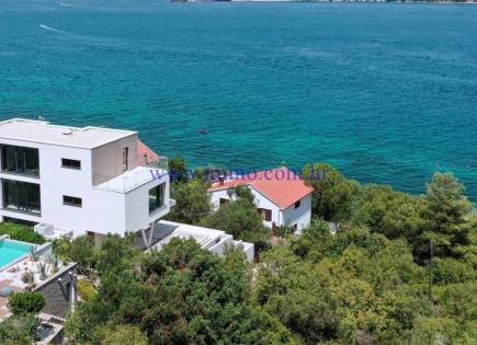 Villa for 1 600 000 euro in Trogir, Croatia