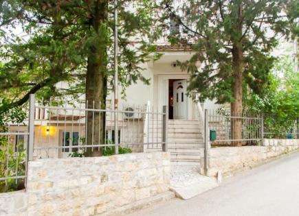 Haus für 310 000 euro in Budva, Montenegro