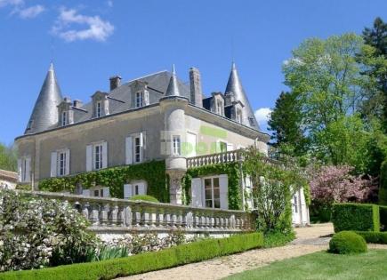 Château pour 2 350 000 Euro en Poitou-Charentes, France