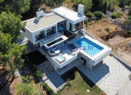 Villa for 2 750 000 euro in Biograd na Moru, Croatia