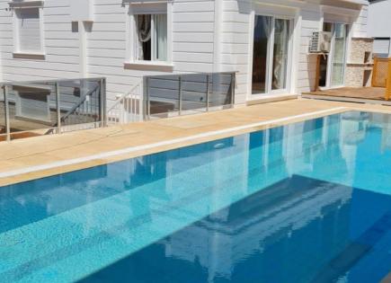 Villa para 2 832 euro por mes en Antalya, Turquia