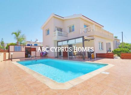 Villa for 370 000 euro in Peyia, Cyprus